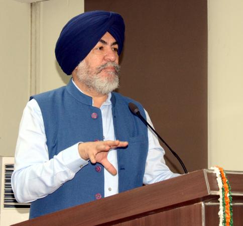 Dr. JPS Gill, Vice Chancellor Addressing 